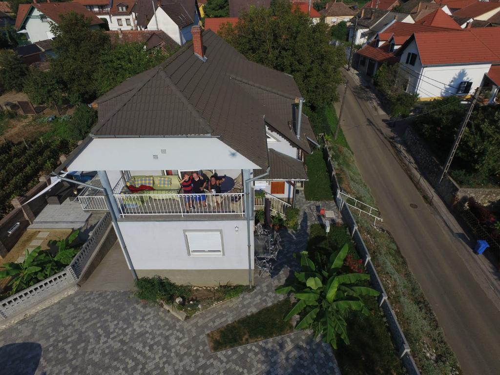Szabo Vendeghaz Hotel วิลานี ภายนอก รูปภาพ