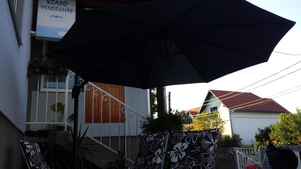 Szabo Vendeghaz Hotel วิลานี ภายนอก รูปภาพ
