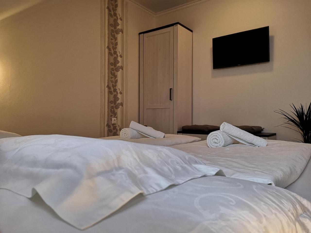 Szabo Vendeghaz Hotel วิลานี ภายนอก รูปภาพ